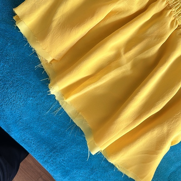 Yellow ruffle sleeves blouse. - Picture 2 of 3